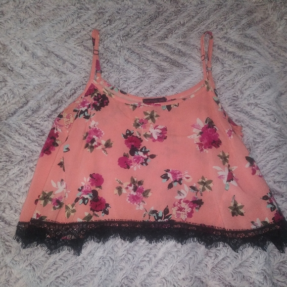 Flowy Floral Crop Top - Picture 2 of 5